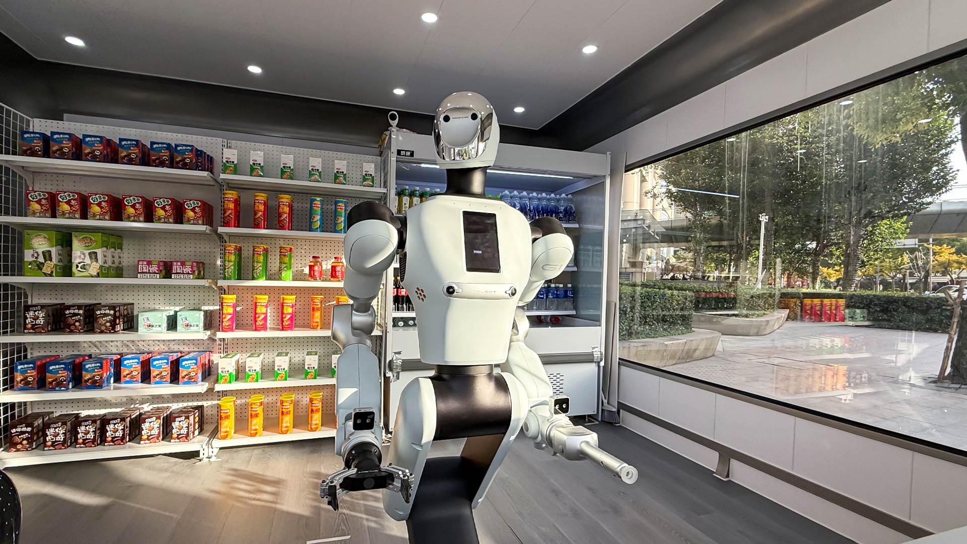 idf_robot-store_2026_3_JM_1920x1080px Humanoide Roboter in autonomen Filialen