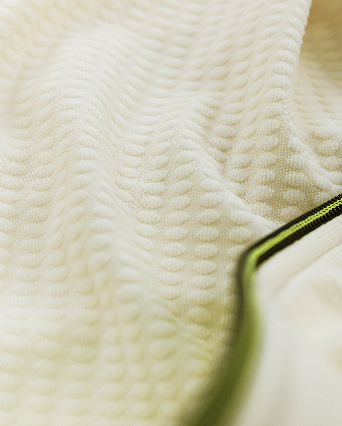 Funktions-Stretchjacke mit Kapuze 7871 GTD Funktions-Stretchjacke mit Kapuze 7871 GTD von Fristads, Detail luftdurchlässige Materialstruktur