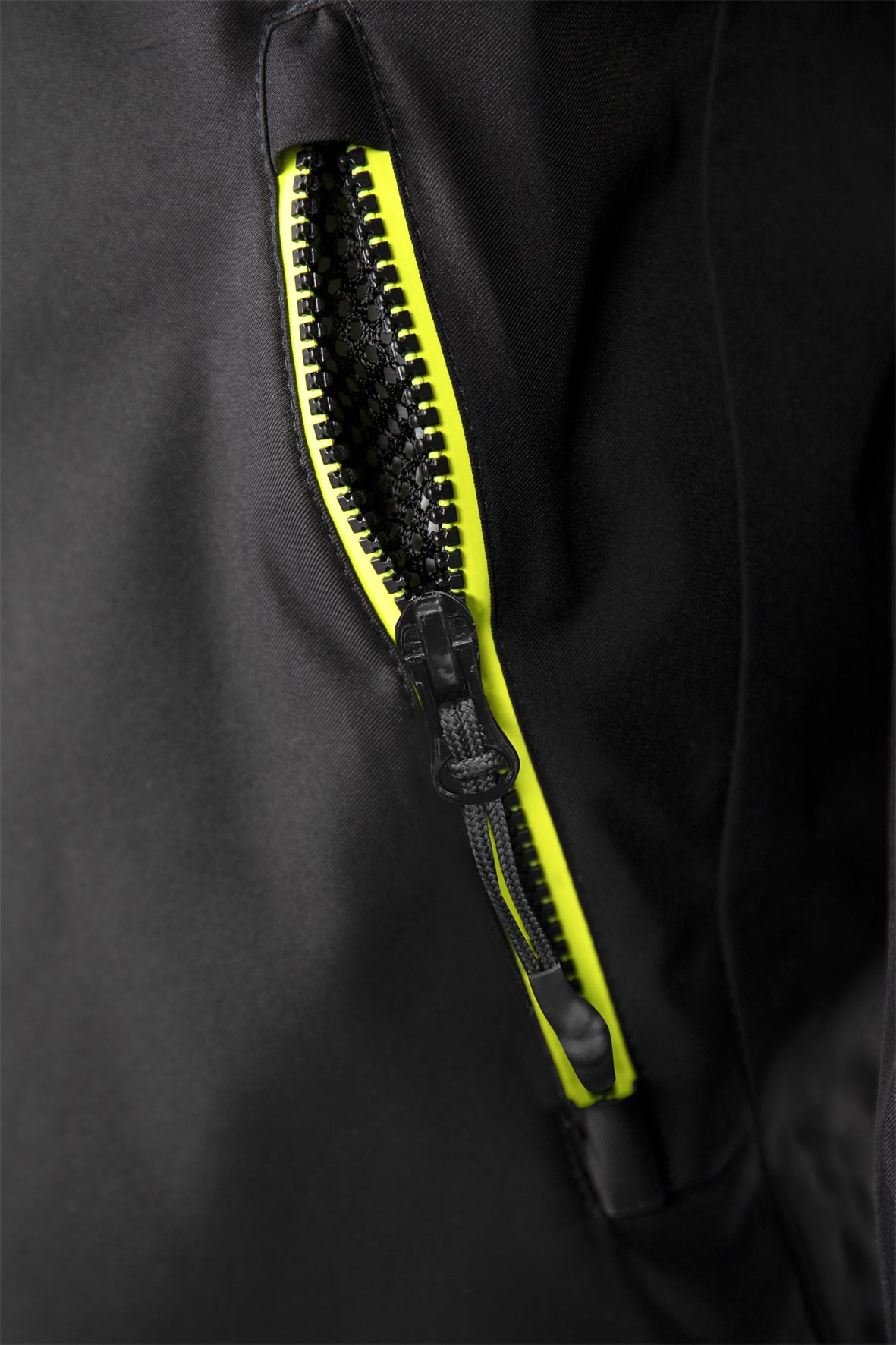 GORE-TEX Jacke 4864 GXP GORE-TEX Jacke 4864 GXP von Fristads, Detail Vordertasche mit Reißverschluss