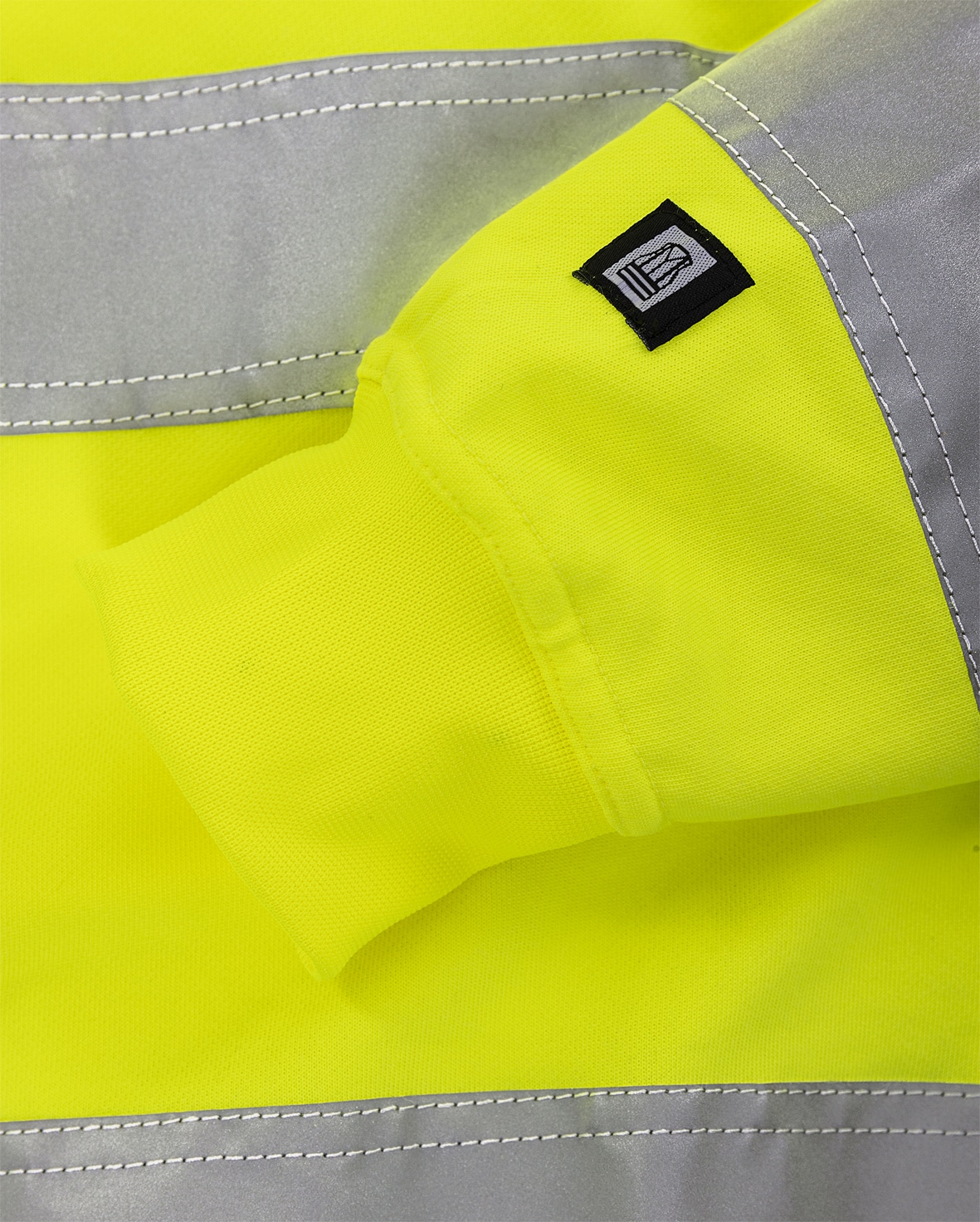 High Vis Sweatshirt Kl. 3 7446 SHV High Vis Sweatshirt Kl. 3 7446 SHV von Fristads, Detail Ärmelbündchen und aufgenähte Reflexstreifen