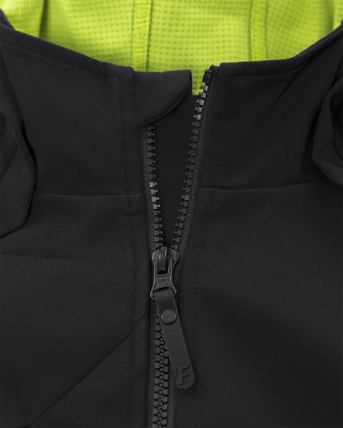 Softshell-Jacke mit Kapuze 7461 GBON Softshell-Jacke mit Kapuze 7461 GBON von Fristads, Detail Frontreißverschluss und Kragen