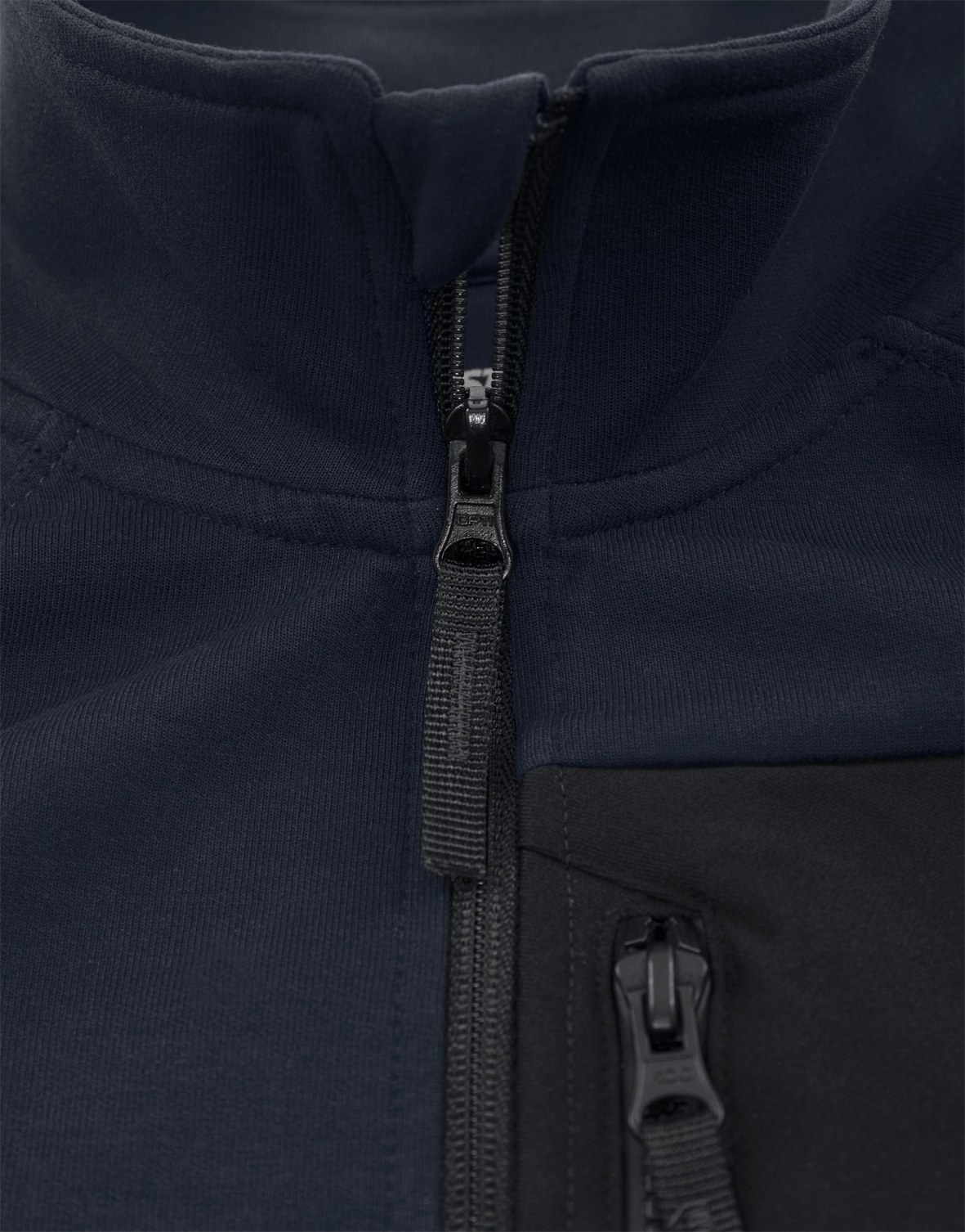 Sweatjacke Damen 7832 GKI Sweatjacke Damen 7832 GKI von Fristads, Detail Kragen mit Frontreißverschluss